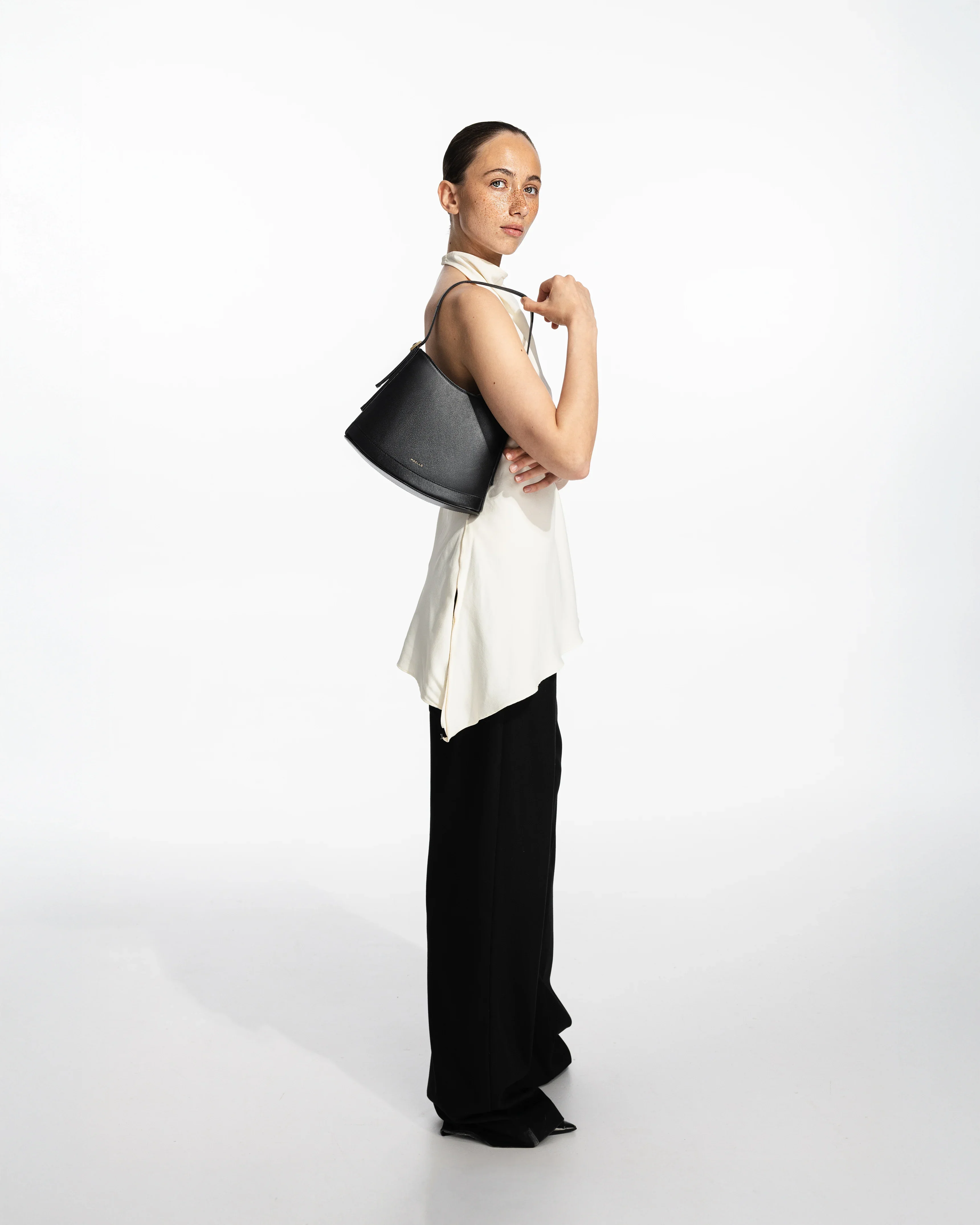 Bell Mini in Black - Image 3