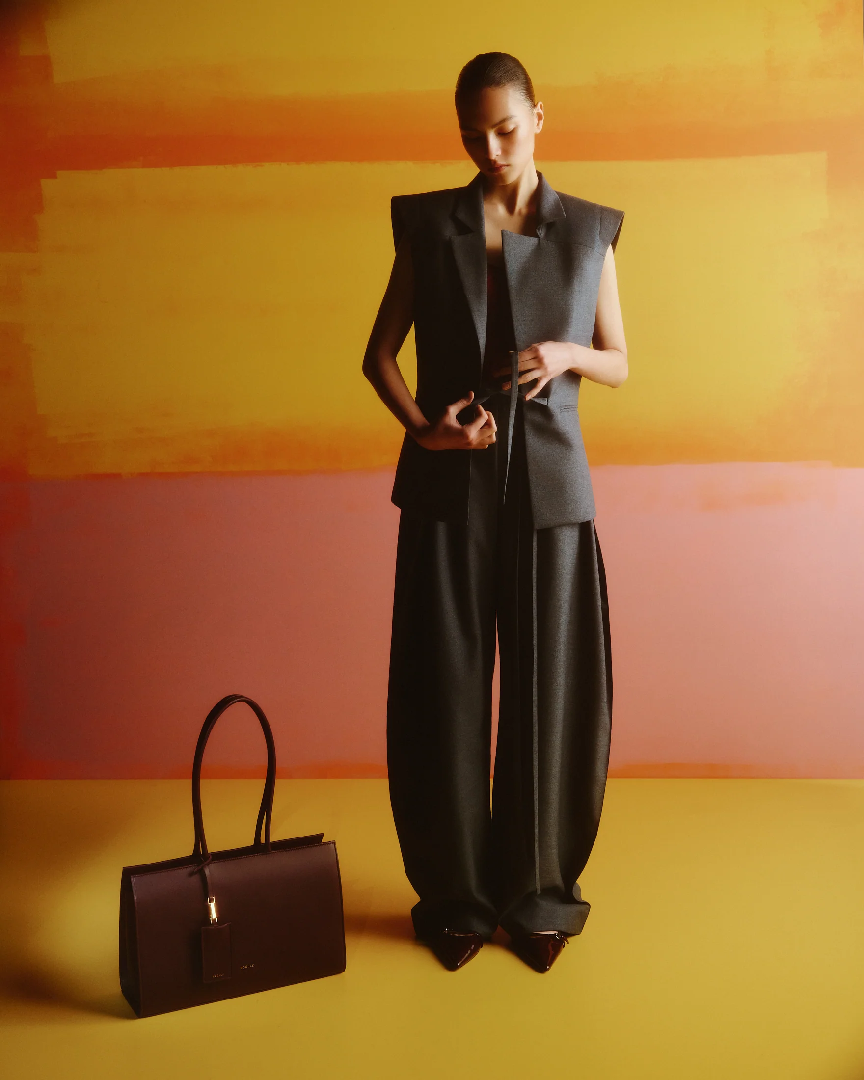 Medium Carolyn Tote Bag in Marsala - Image 4